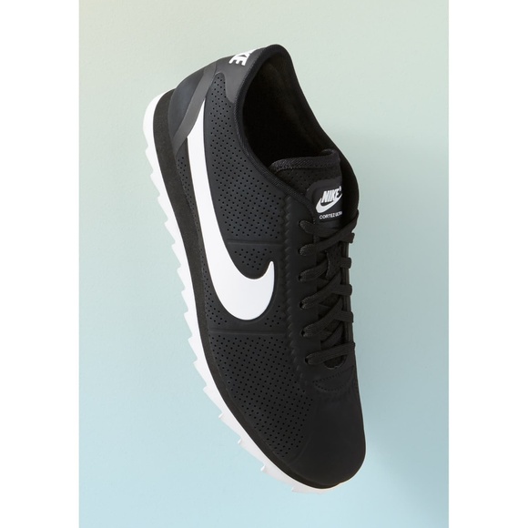 nike cortez ultra moire size 9